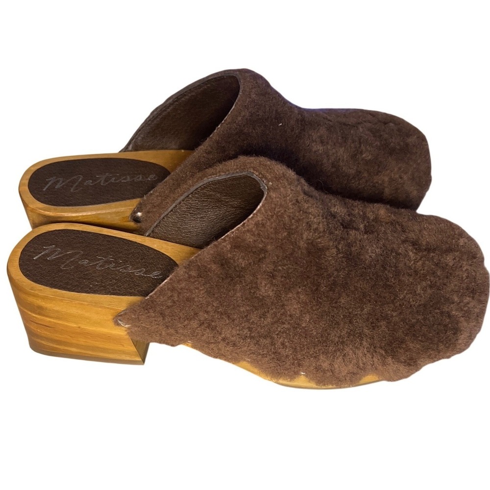 Matisse Stockholm Women's Brown Shearling Wood Clogs Mules Size 8M Studded Heels